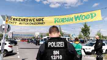 Lage in Grünheide beruhigt sich: Polizei verhindert Sturm des Tesla-Geländes