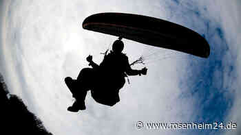 Notlandung geht schief: Paragleiter (63) aus Kreis Rosenheim bei Absturz schwer verletzt