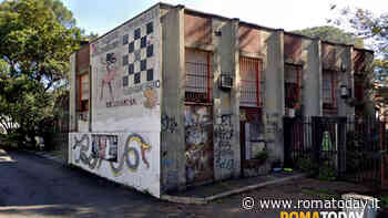 Appeso a testa in giù, manifesti choc a Torre Maura contro il presidente Nicola Franco
