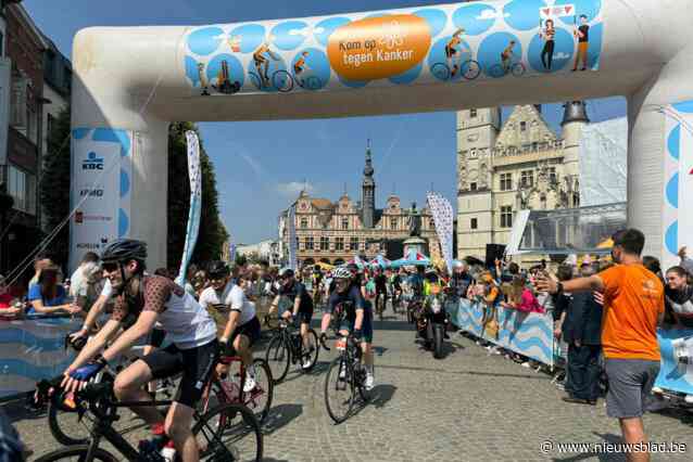 Deelnemers 1.000 kilometer van Kom op tegen Kanker houden halt in stad: “Al is het maar één familie die we kunnen helpen, dan is onze missie geslaagd”