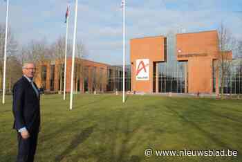 Gratis pasfoto in gemeentehuis is slecht nieuws voor fotografen: “Ik sluit mijn winkel”