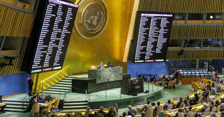 Onu, sì al primo passo per riconoscere la Palestina come membro dell’Assemblea. Israele: “Aprite le porte al nazismo”