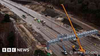 Delays warning as M25 stretch closes for the weekend