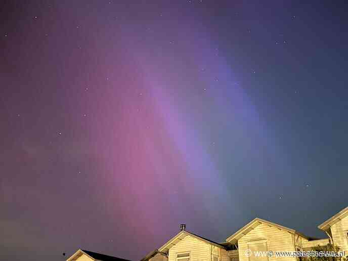 Noorderlicht boven de regio door zonnevlammen die onderweg zijn naar de aarde