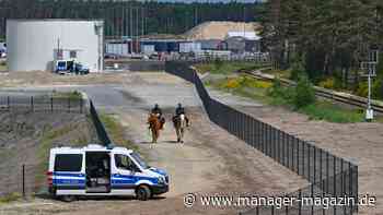 Tesla in Grünheide: Protestzug zum Tesla-Werk am Samstag geplant
