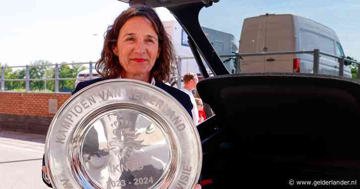 LIVE eredivisie vrouwen | Verzilvert FC Twente derde matchpoint in titelstrijd? Ajax ligt op de loer