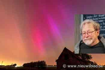 Poollicht tovert nachtelijke hemel in regio om in prachtige lila en paars