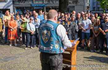 FW Ratingen: Blue und Red Knights zum Jahrestag in Ratingen