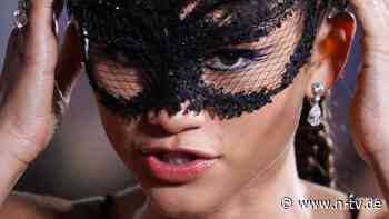 Stylist über Gewohnheit: Zendaya lässt "Schmerzhaftes" an ihre Füße