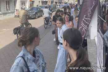 Fans Sonny Angels overrompelen winkelstraat en GIFTSatBar