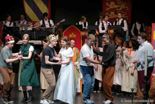 Repelsteeltje zet Team Podiumkunsten van KOHa Heilig-Hart vier keer in de spots