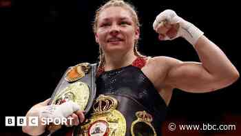 Dazzling Price wins first world title