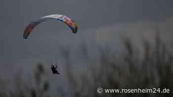 Gleitschirmunfall am Hochfelln: Burghauser (62) landet in Baum