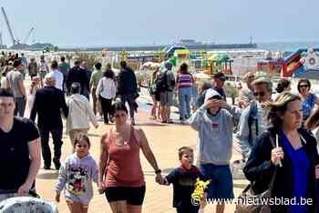 Kust blikt tevreden terug op zonnig én druk verlengd weekend  met 550.000 bezoekers: “Stijging van 25 procent”