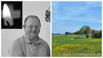 Eine Kerze für den beliebten Ratskollegen: Gedenkminute zu Beginn der Zangberger Sitzung