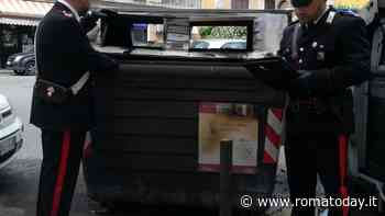 Tre cassonetti in fiamme nella notte a Roma, indagano i carabinieri