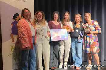 Vroedvrouwen van De Geboortepraktijk slepen Gouden Pinard in de wacht: “Heerlijk om al die commentaren te lezen”