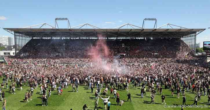Feiertage im Norden: Kiel und St. Pauli feiern Aufstieg