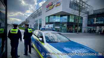 Diebe wollen Kleidung für 300 Euro in der Glacis-Galerie stehlen