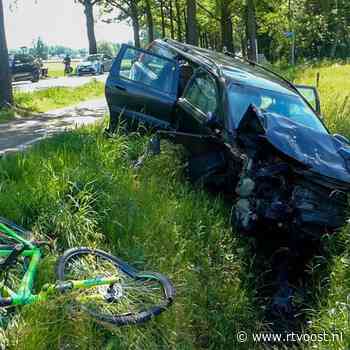 112 nieuws: Bestuurder raakt gewond bij zware aanrijding in Lonneker | Ree in nood uit water gered