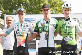 Lars D’Hollander verrast zichzelf en sprint naar de Oost-Vlaamse titel: “Mijn mooiste zege ooit”