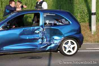 Hinder op gewestweg na ongeval met auto en bus