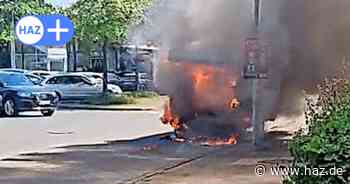 Feuerwehreinsatz bei VW in Hannover: Camper-Bulli brennt in Stöcken