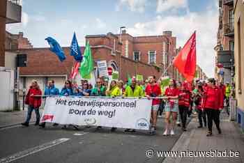 Leerkrachten trekken de straat op tegen grote onderwijshervorming: “Ideeën zijn niet onderbouwd, of afgetoetst met hoe het er écht aan toe gaat op school”