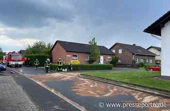 FW Ense: Defekter Hydrauliktank sorgt für Feuerwehreinsatz in Ense-Höingen