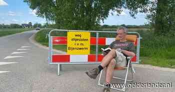 Jasper bivakkeert bij afgesloten weg: ‘Gaat om 1.500 euro’