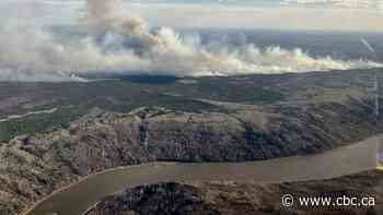 Officials hope rain, favourable winds aid in fight against Fort McMurray wildfire
