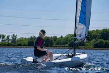 Girls On Board bij Zeil- en Surfclub Broechem met initiaties zeilen, surfen en suppen om meer vrouwen op water te krijgen