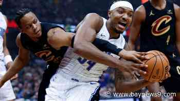 Magic starting center faces surgery on left hand