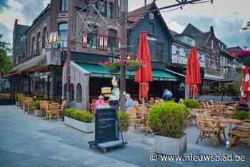 Bekend Neerpelts café moet deel terras afbreken: “Vijftien jaar lang geen probleem”