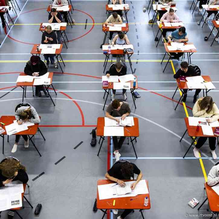 Scholieren beginnen aan eindexamens en dat is ook voor hun docenten heel spannend