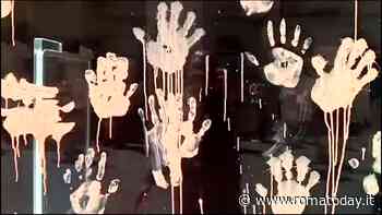 VIDEO | Ambientalisti imbrattano negozi Nike e Footlocker in via del Corso