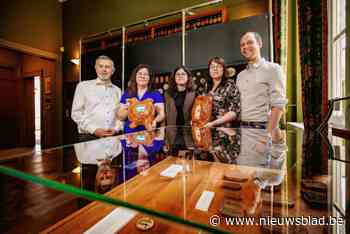 Eeuwenoude patacons tentoongesteld in Huis van de Mechelse Archeologie: “Tijdens feestdagen werd het brood ermee versierd”