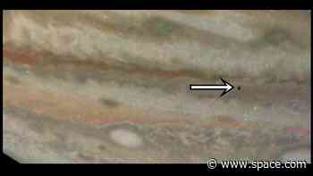 Jupiter's mysterious moon Amalthea spied crossing the Great Red Spot (photo)