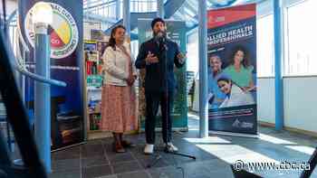 Jagmeet Singh fields questions on Indigenous issues during Thunder Bay visit