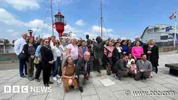 Families recreate Kindertransport journey