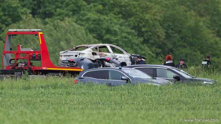 2 officers killed, inmate escapes after deadly ambush in France