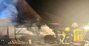 Brand in Kreis Kitzingen: Scheune und Unterstand in Flammen - Feuerwehr verhindert Ausbreitung