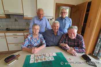 Na decennialang kaartspelen haalt Achille (80) zijn allereerste soloslim: “Vroeger hingen ze dat aan de muur van het café”