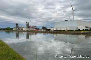 Fietsster (36) uit Beringen gered uit kanaal op weg naar werk in Tessenderlo