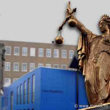 Haaksbergenaar die zijn vader tot bloedens toe stompte en moeder sloeg moet de cel in