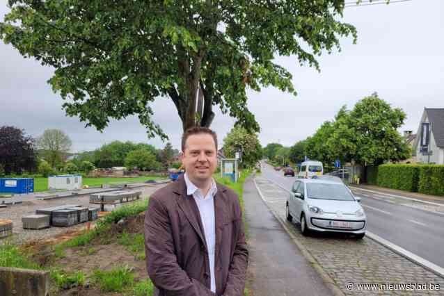 Herinrichtingswerken voor schoolomgeving aan drukke steenweg worden vervroegd: “En als het klaar is, zullen we ook de ouders weer wat moeten ‘opvoeden’”