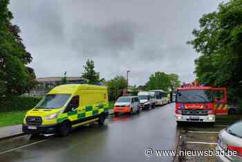 Zwembad ontruimd nadat chloordampen vrijkomen: veertig kinderen even onwel, twee naar ziekenhuis