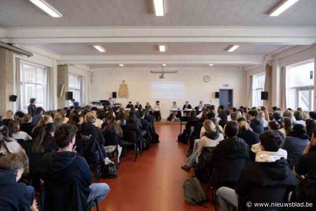 Debat bereidt leerlingen Regina Caeli voor op verkiezingen