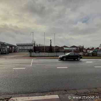 Nieuw azc in Enschede maanden vertraagd, gemeente wil noodopvang tóch sluiten