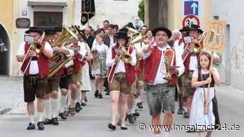 Ein Neuer bei der Neumarkt-St. Veiter Stadtkapelle: Der Trommler gibt jetzt den Takt vor